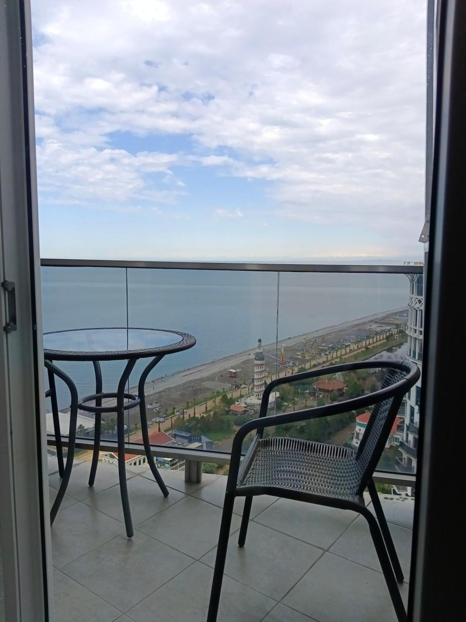 Apartamento Orbi Sea Towers-Sea View Batumi Exterior foto